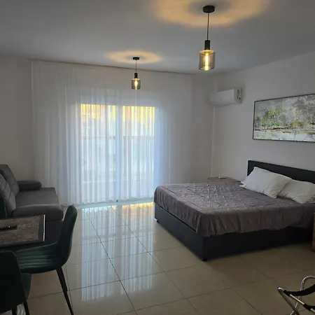 Margarita Gardens Block 6 623 Apartamento