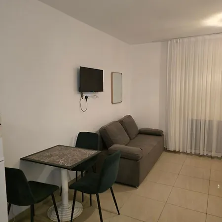 Margarita Gardens Block 6 623 Apartament